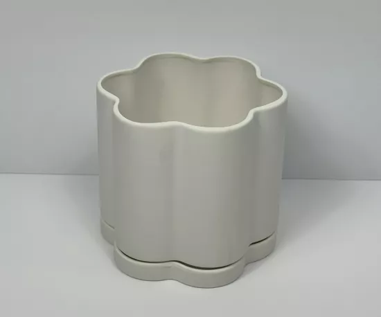 Daisy House Pot - White